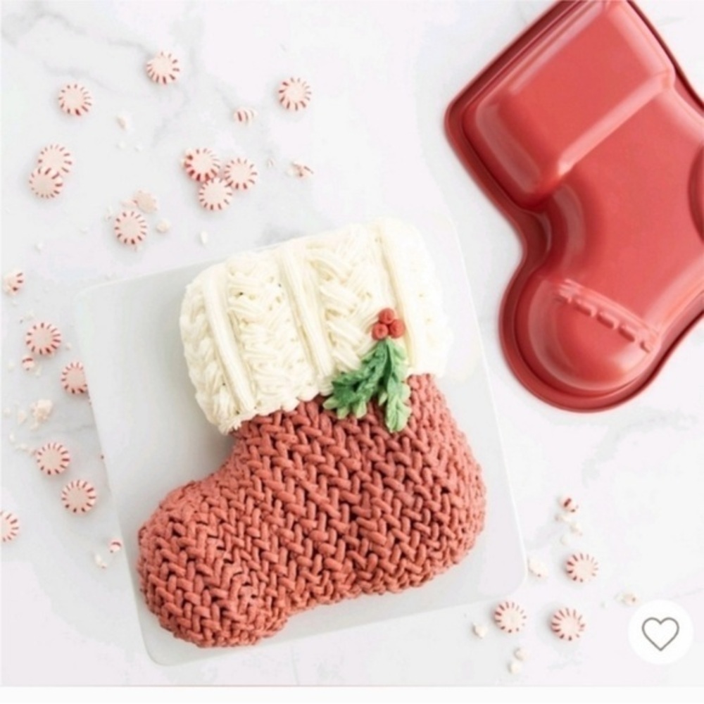 Red Stocking Baking Pan - Brand New Nordic Ware Holiday - Picture 2 of 5